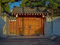 Tür eines traditionellen koreanischen Hauses in Bukchon